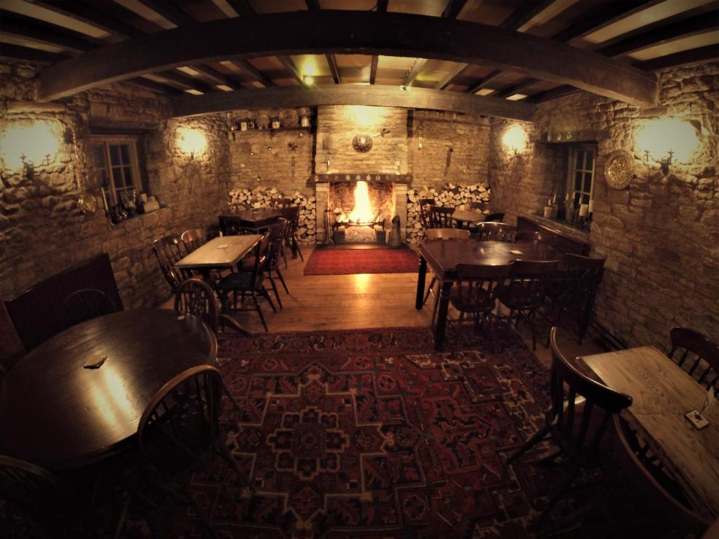 The Crown Inn, Frampton Mansell photo 8
