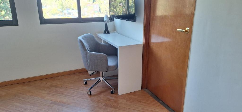 Bright & Peaceful Apt w Tree View, Lomas - 5