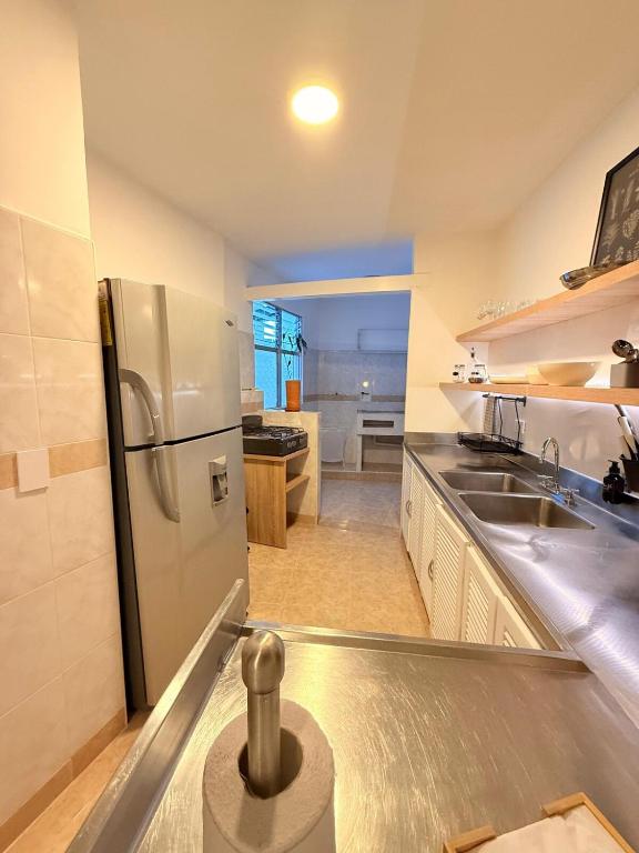 Entire apartment, best area in Laureles, Medellín - 4