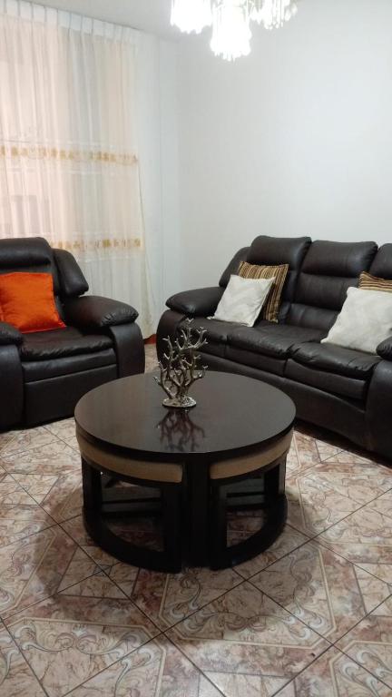 Apartamento Amoblado con Estacionamiento primer piso - 4