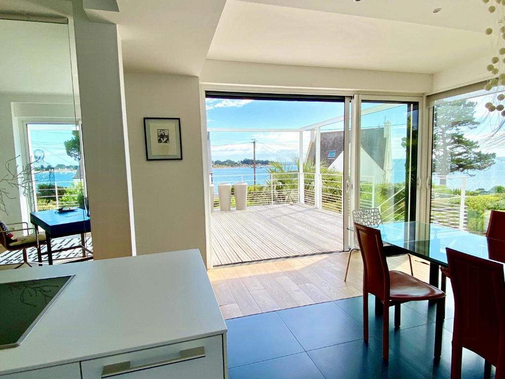 Contemporary Villa With Views Of Concarneau - 2