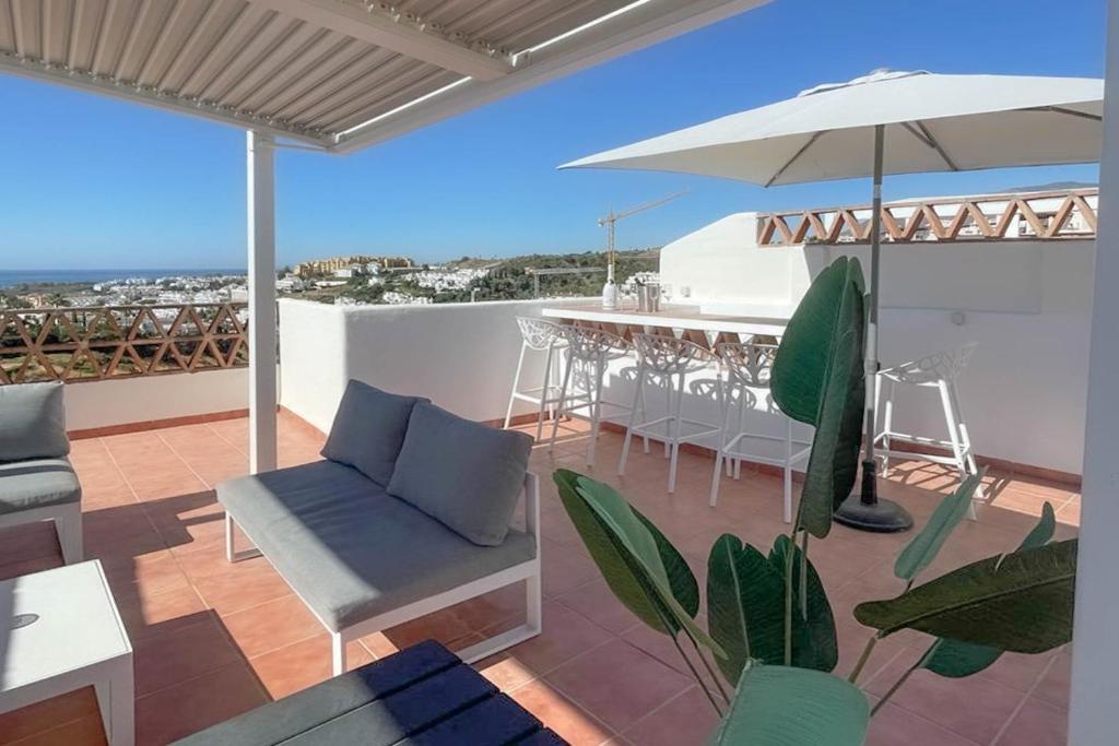 Luxe Golf & Family House Escape - Happy Rentals - 3