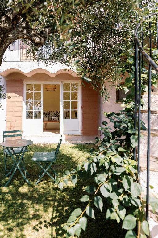 Apartment With Panoramic Views Near Cannes - 3