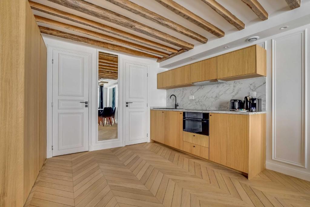 2BDR 5P apartment au centre de Paris in downtown Paris - 5