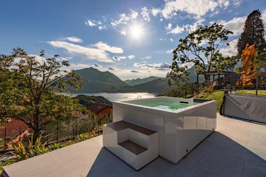 Retrait Lake Como Private Design Retreat with Lake View - 2
