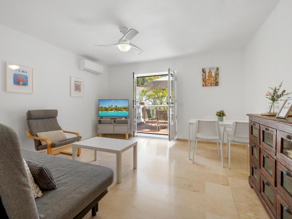 Private & charming self-contained apartment on beautiful Villa - 4