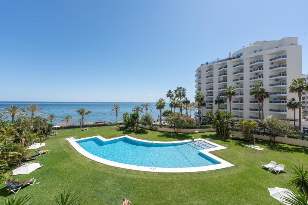 Front line beach apartment 2 bedr - 3