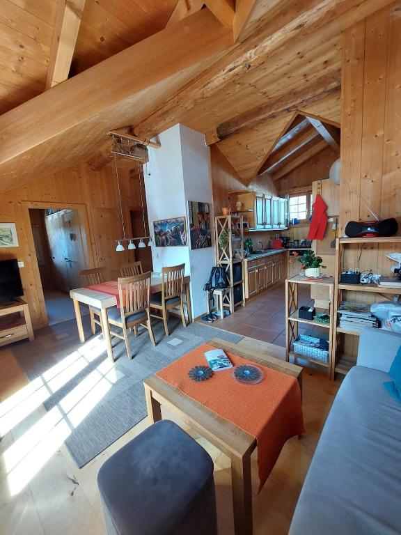 Stilvolle 3,5 Dachwohnung "Alpenblick" - 1