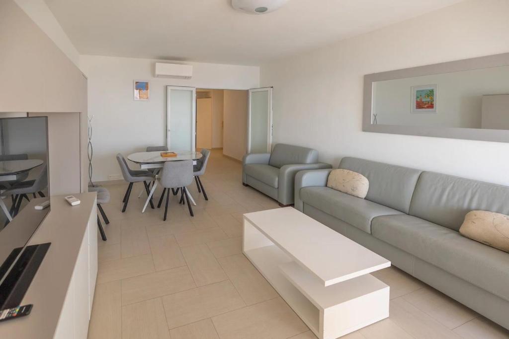 21GP - Magnifique et vaste 2P climatisé face mer avec 2 terrasses et garage - 5