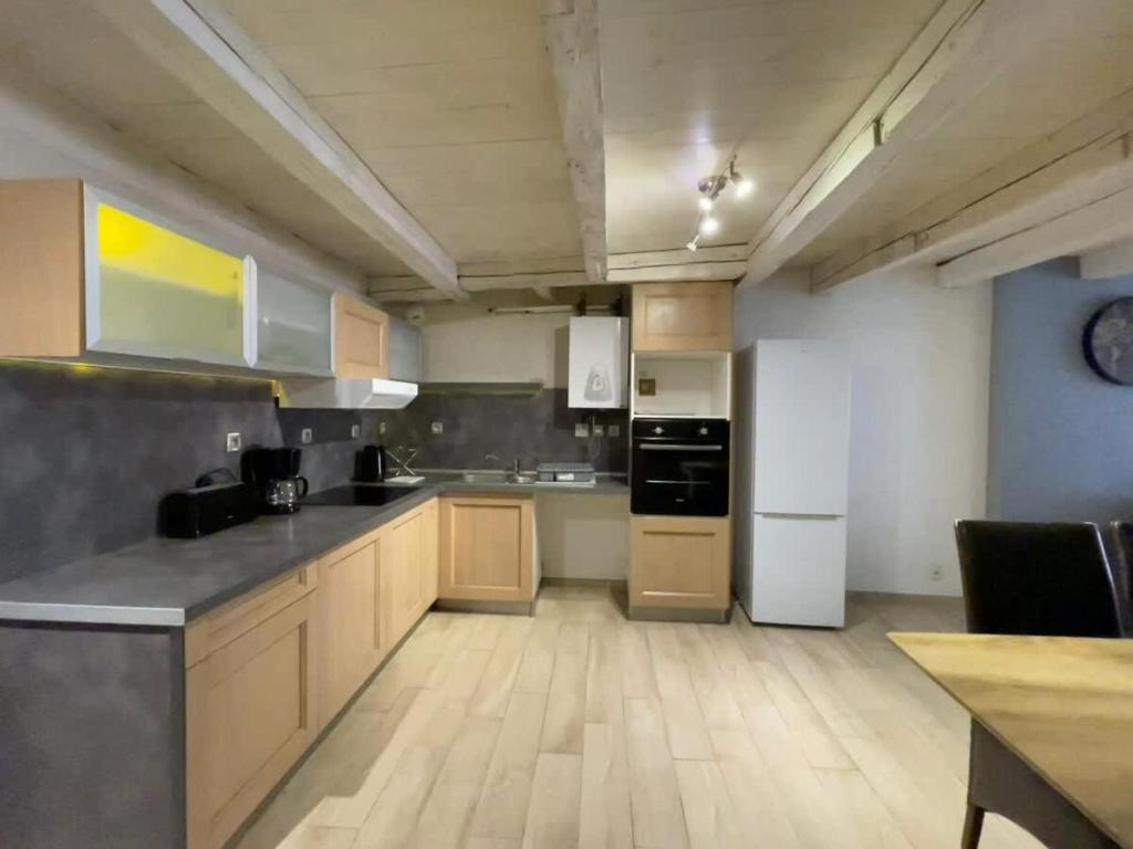 Le Rochois, T3 au centre - idéal pour une famille ou 2 couples - 3