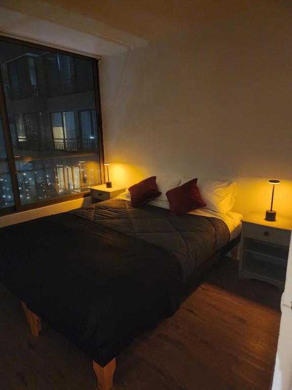 Comfortable apartment steps from the subway - 5