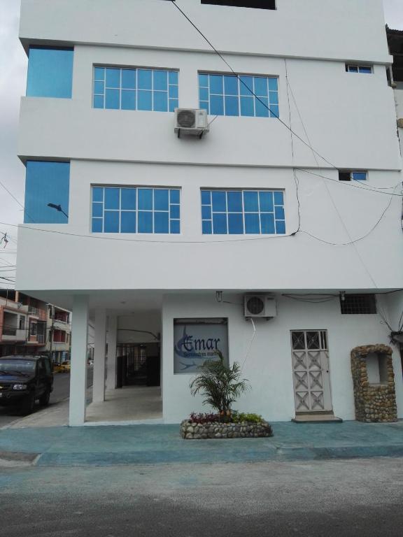 Francisco Habitaciones — Hotel in Manta
