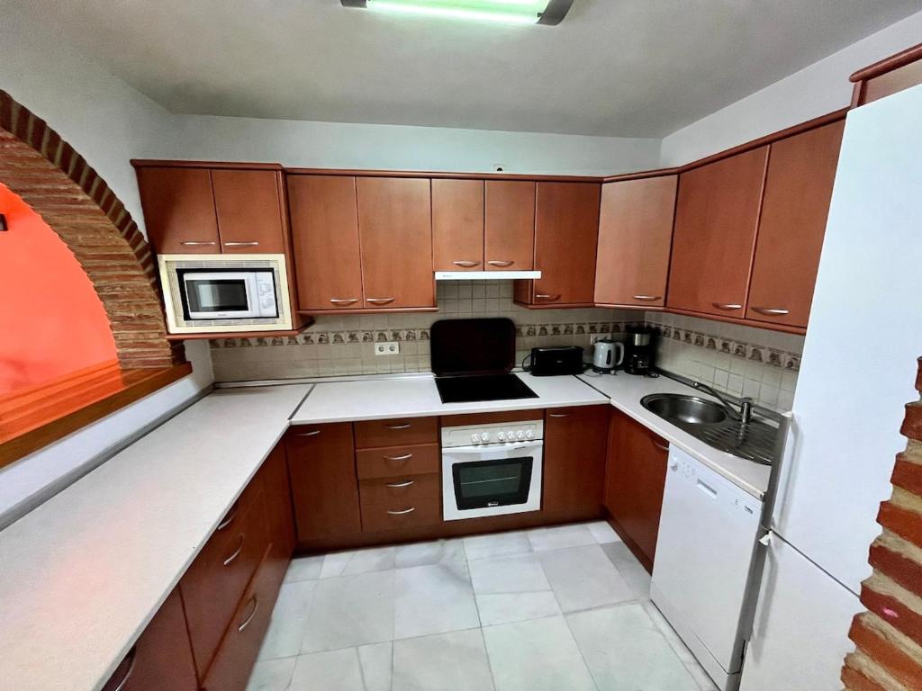 Central 3 Bedrooms Apartment with Pool - 5
