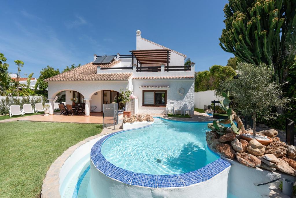 Villa by the beach 5 bedrooms - 1