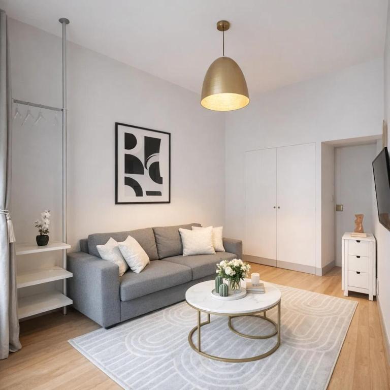 Champs-Elysees stunning family flat - 3