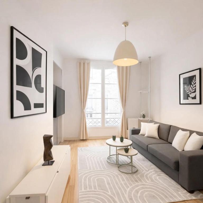 Champs-Elysees stunning family flat - 2