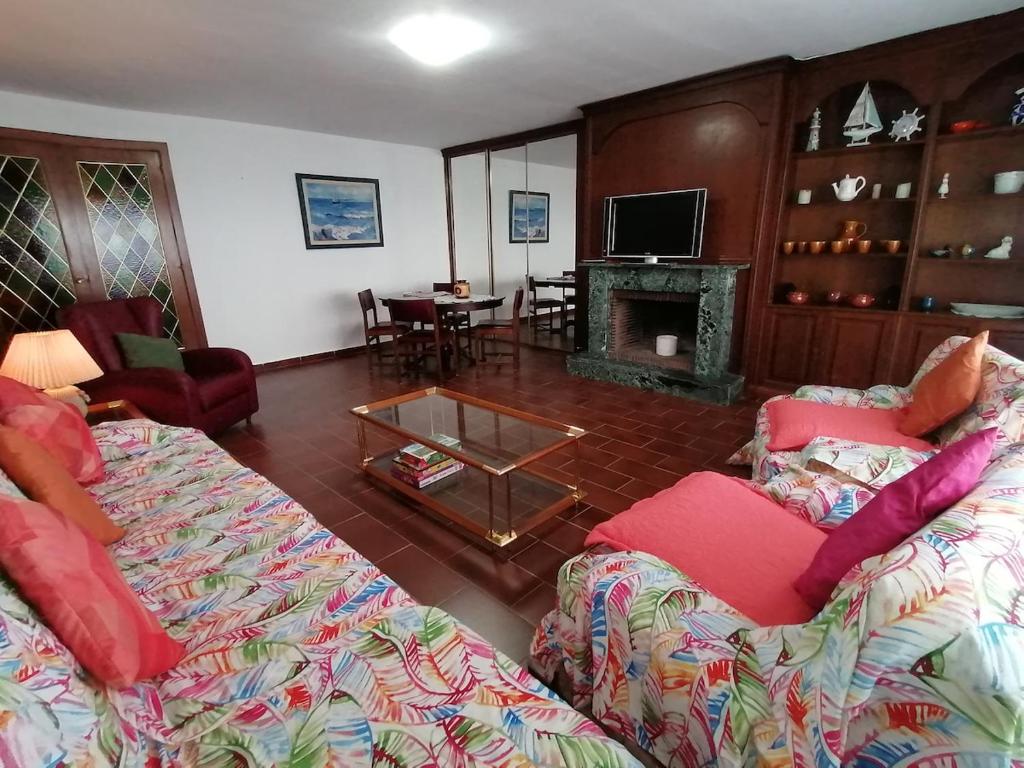SEA-FRONT APARTMENT, TERRACE and ELEVATOR - 3