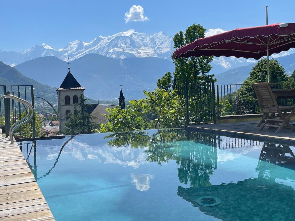 Un château face au Mont-Blanc - 3