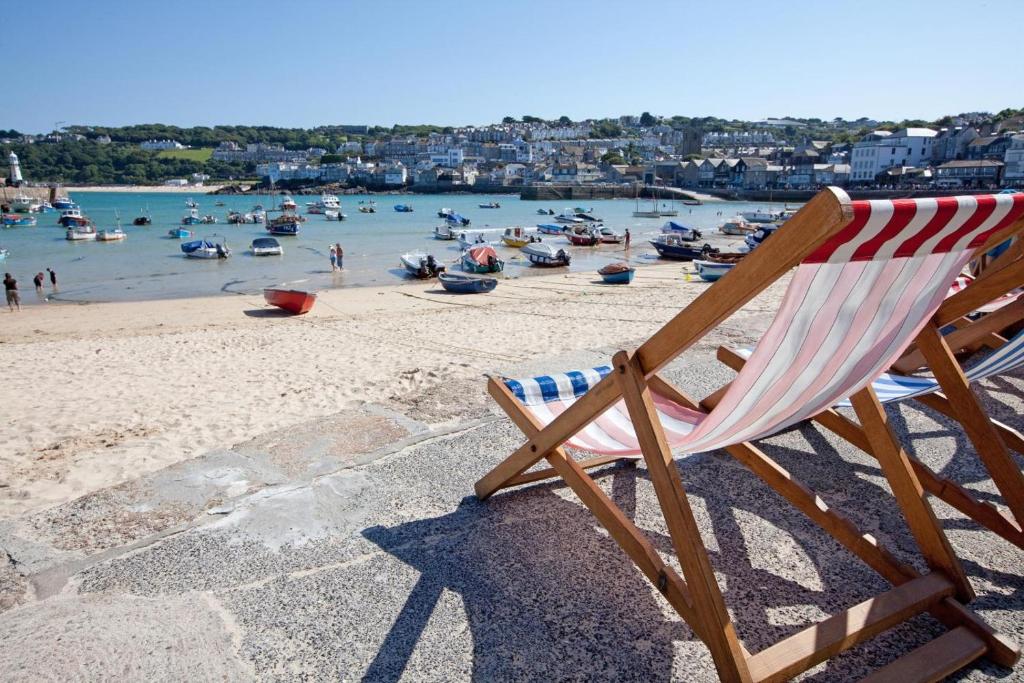 1-Bed Apartment, Tregenna Place, St Ives photo 2
