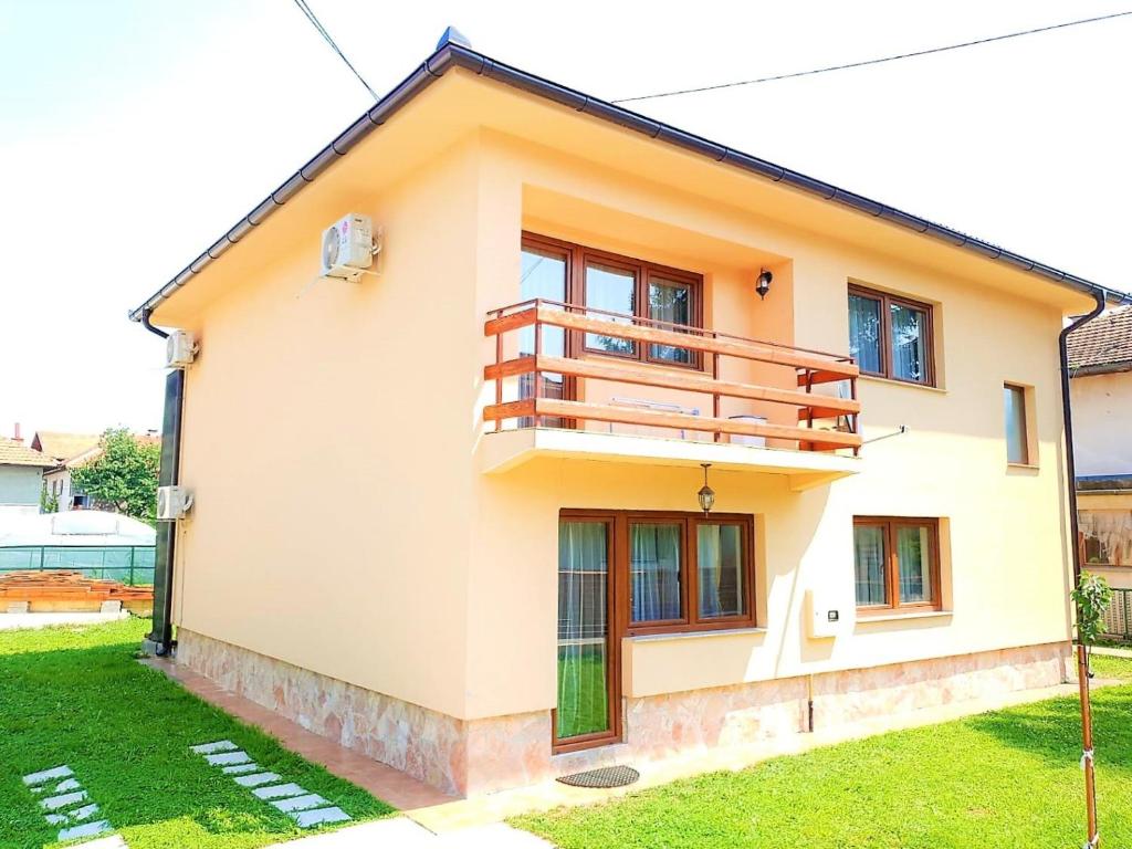 Ilidza 5-Bedroom Home - 1