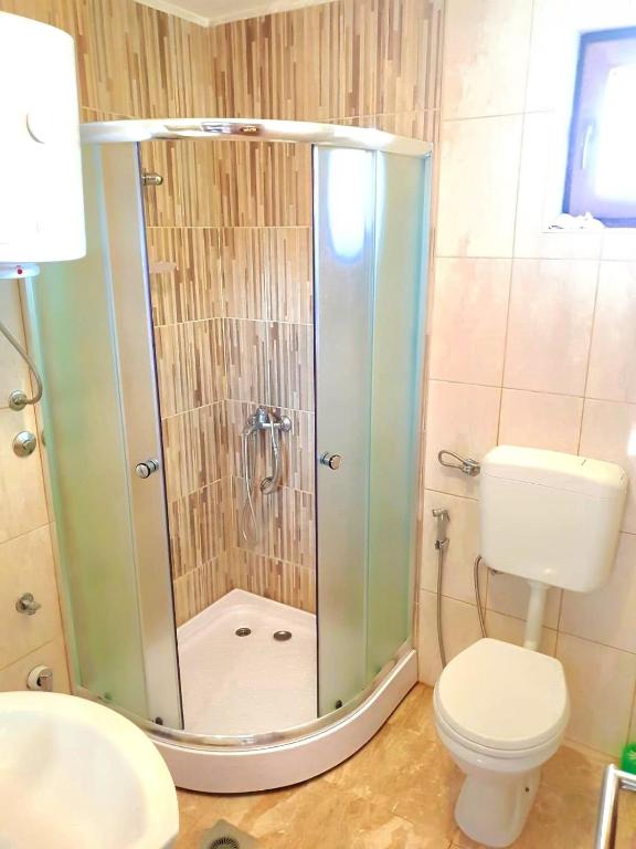 Ilidza 5-Bedroom Home - 4