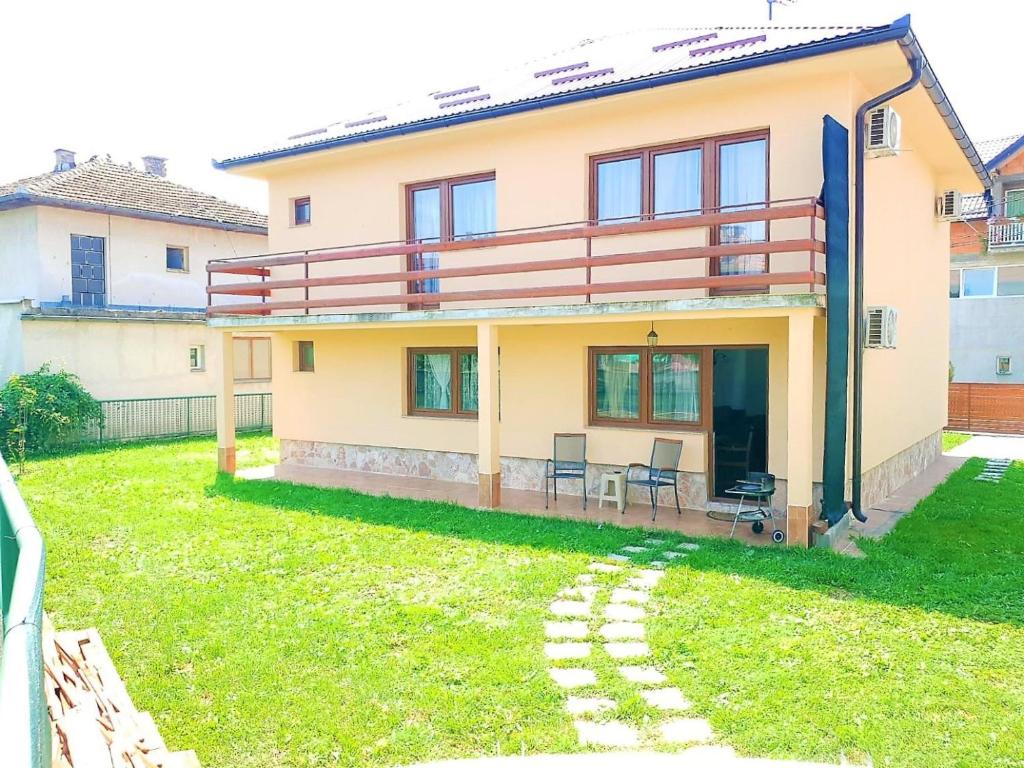 Ilidza 5-Bedroom Home - 5
