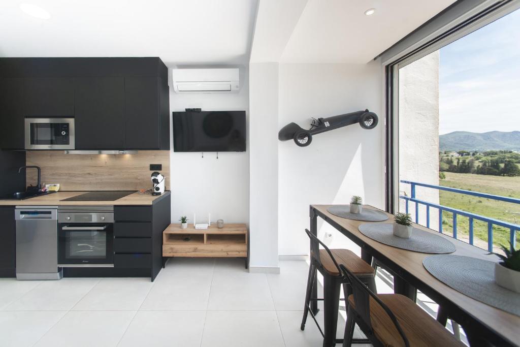 WELCS APARTAMENTO 375 EMP con piscina y parking - 2