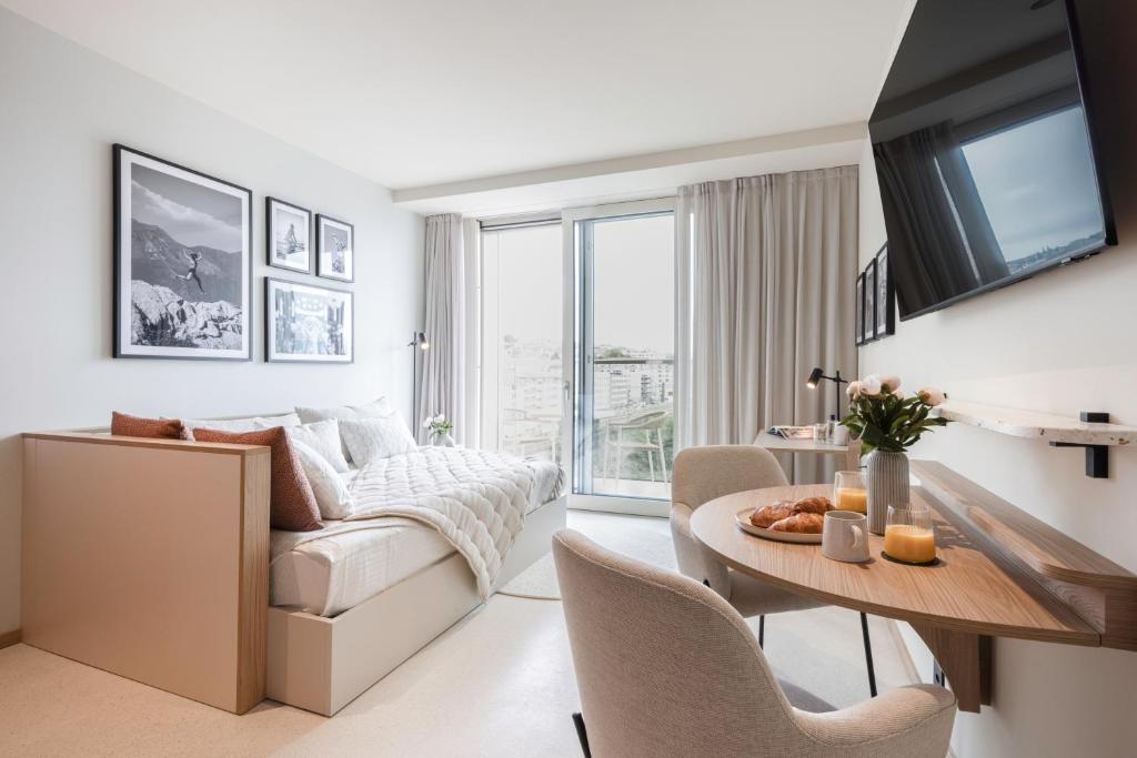 Tilia CoLiving by Homenhancement - Self Check In - 1