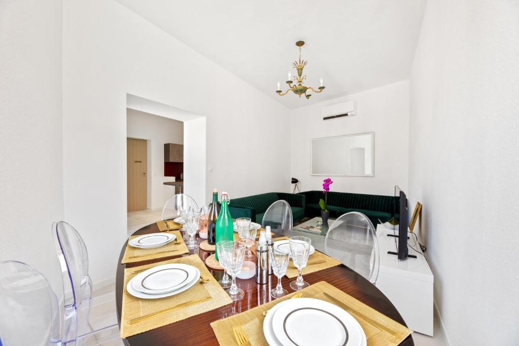 Madonuccia - Hypercentral Chic & Cosy - 2