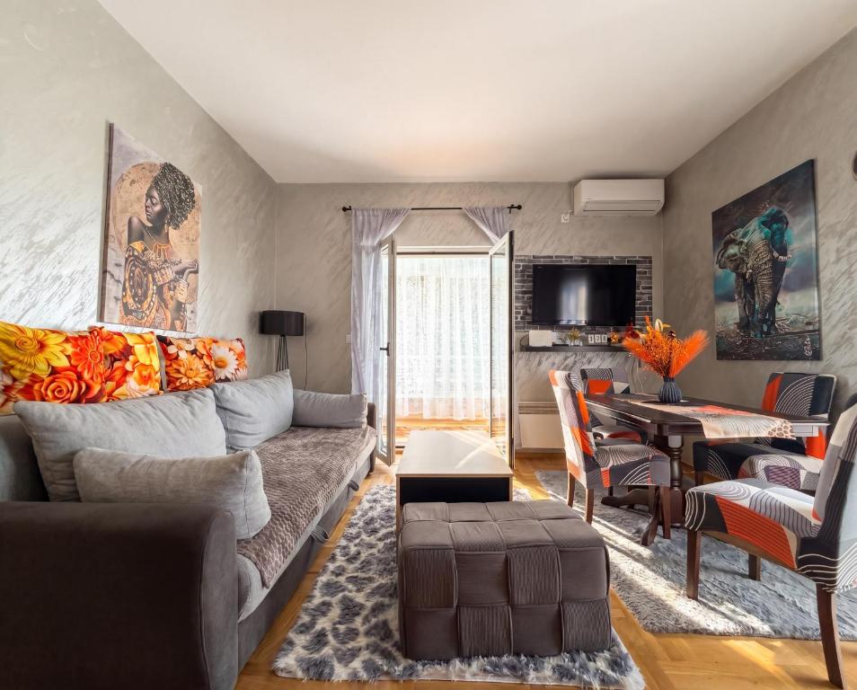 Family Apartment with 2 Terraces - 1
