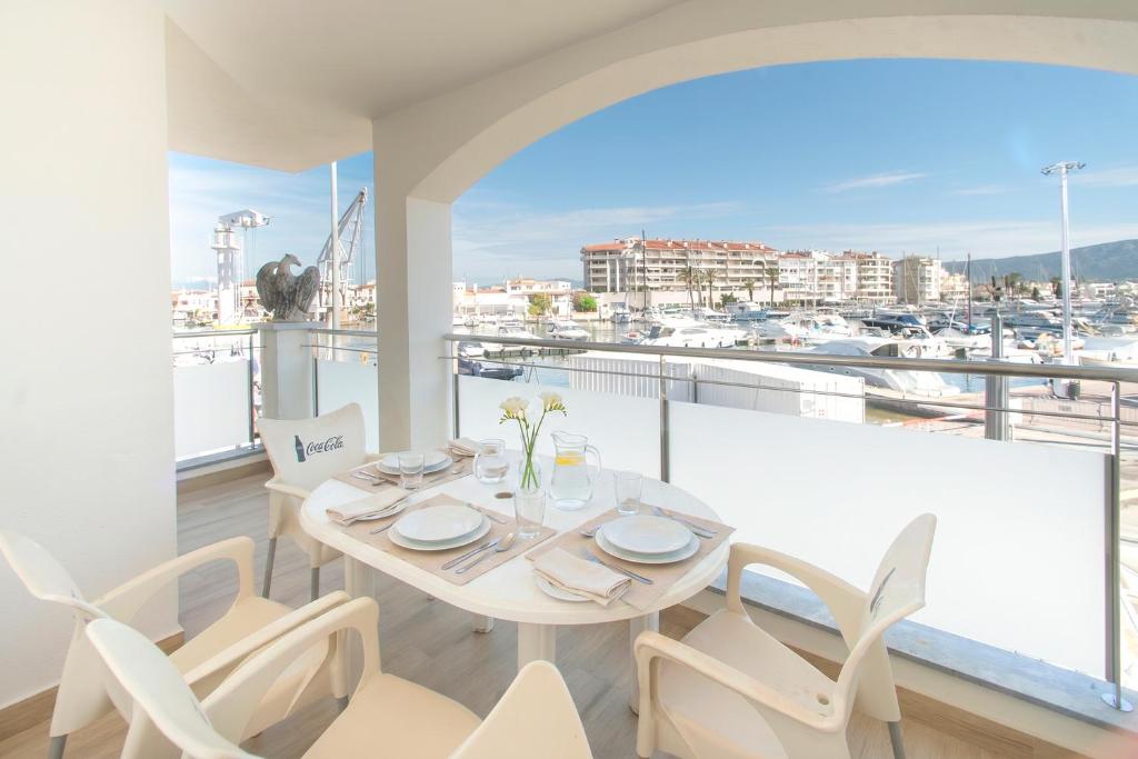 WELCS APARTAMENTO 339 EMP con terraza y vista al c - 1