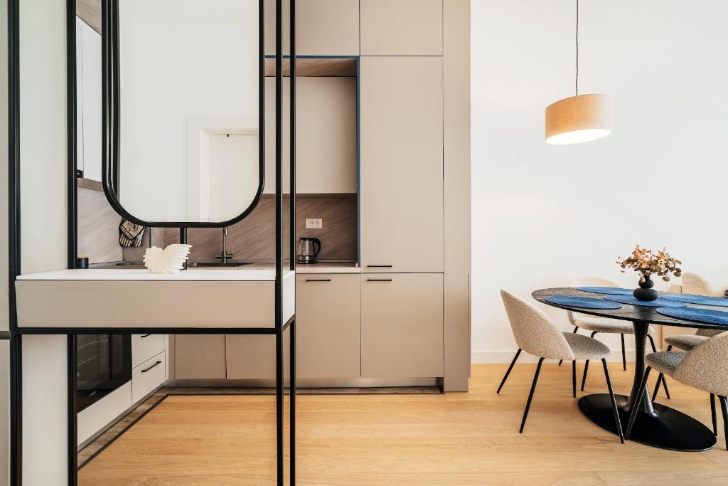 Twin Towers By In Property - 4