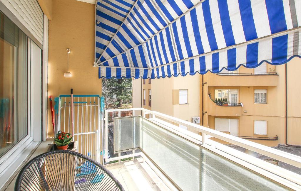 3 Bedroom Nice Apartment In Rovereto - 2
