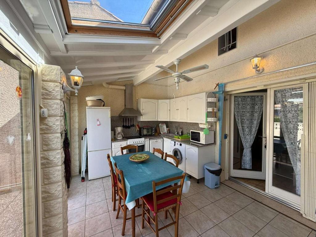 Maison de vacances 6 couchages, 2 chambres, mezzanine, wifi, 100m de la plage residence Le Village de la Mer LRVM26 - 2