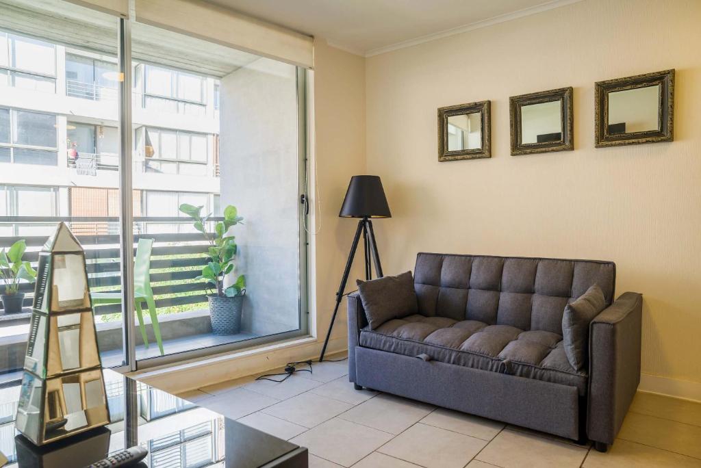 Terrace Vibe Chic Apartment Steps from Metro - 2