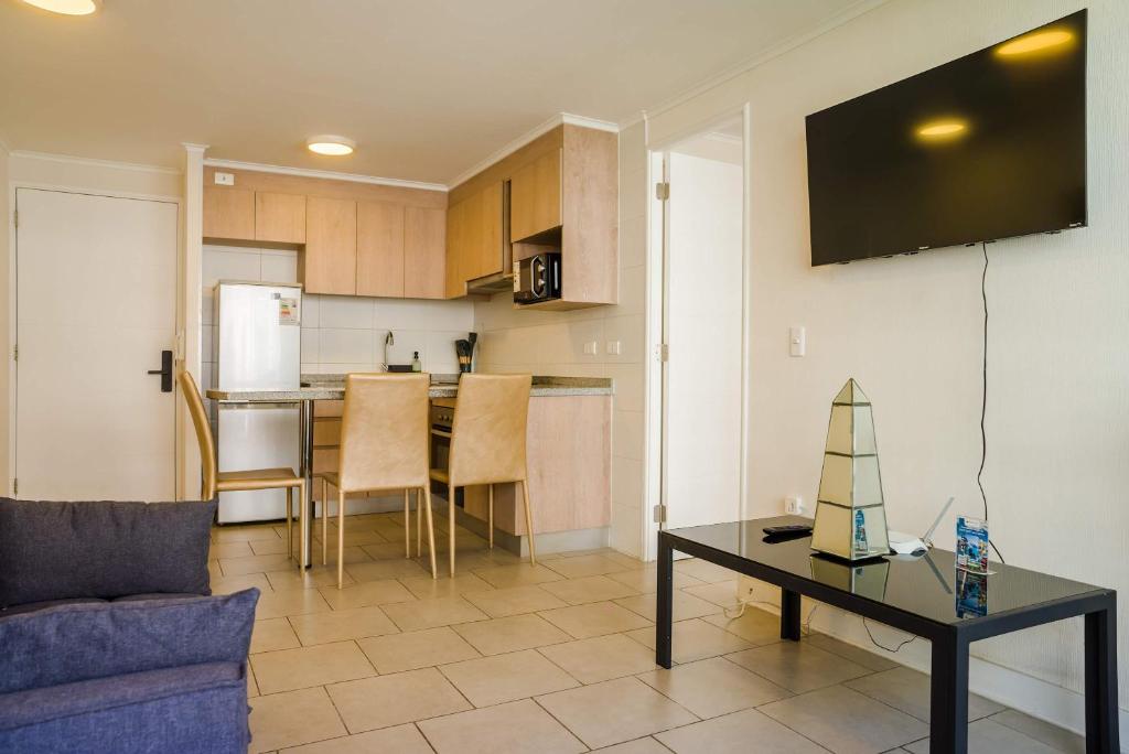 Terrace Vibe Chic Apartment Steps from Metro - 4