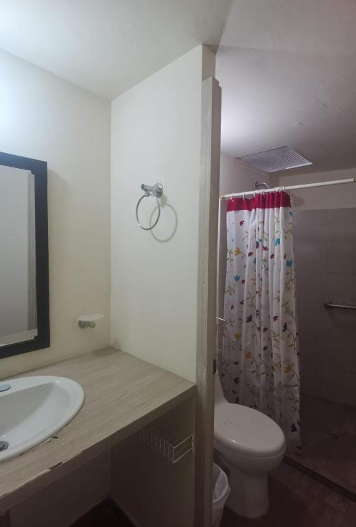 Roof Hostel - 4