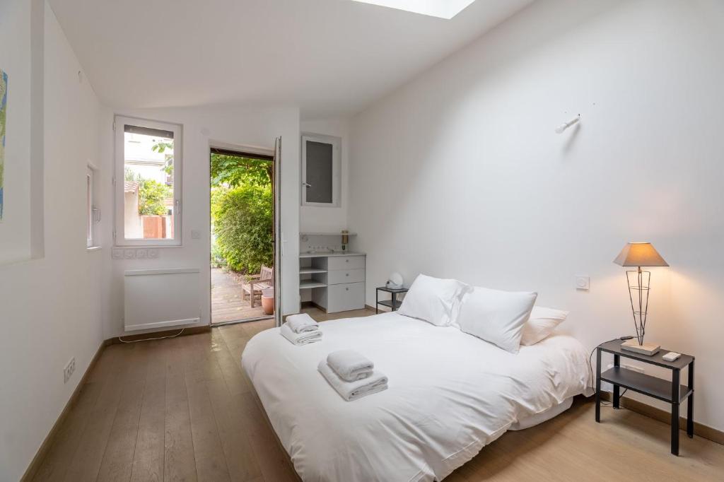 Unique 4BR Architect House with Private Terrace - 5