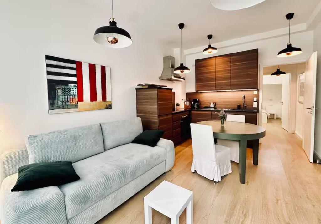 Moderne Wohnung in top Lage - 1