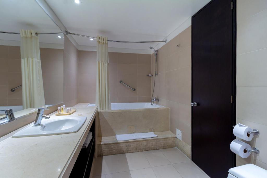 Hotel Madisson Inn Luxury By GEH Suites - 3