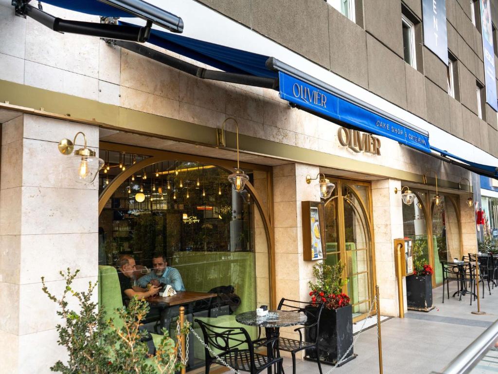 ibis Pilar - 4