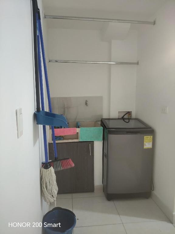 Apartamento Amoblado en Laureles Medellín Cerca a Unicentro - 5