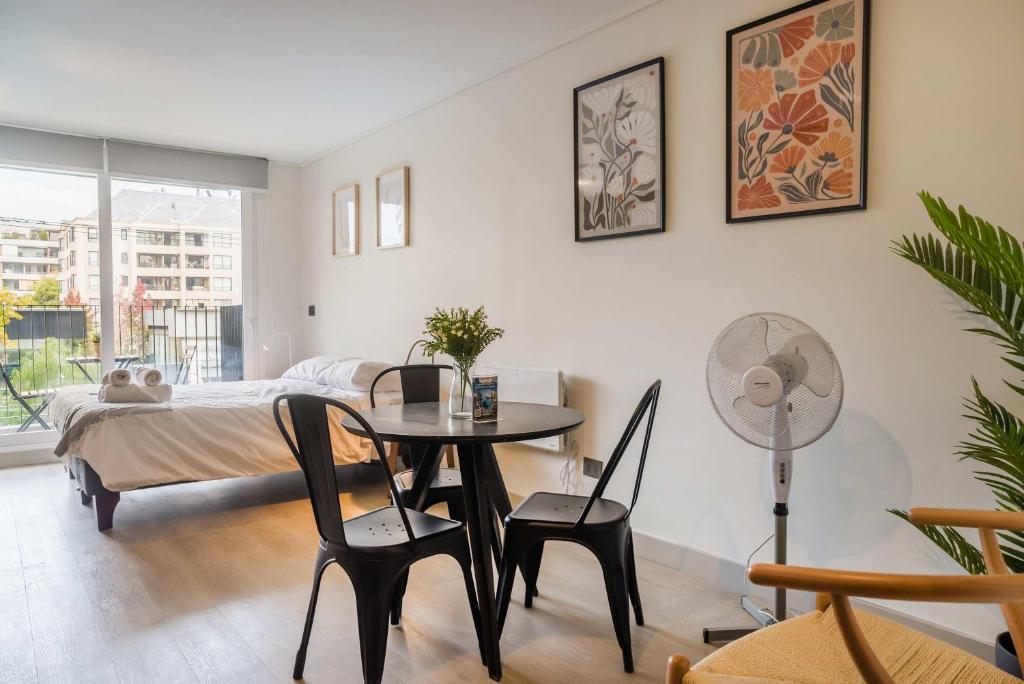 Chic Studio Retreat in Las Condes for 2 - 1
