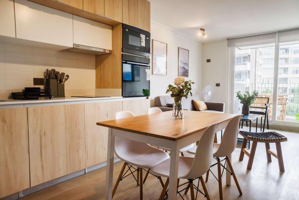 Modern 1BR for 3 Las Condes Steps to Metro - 4