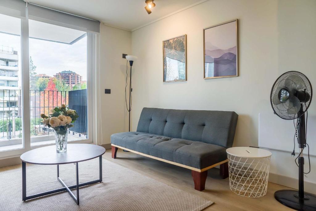 Chic Las Condes Apt Pool & Gym for 3 Guests - 3