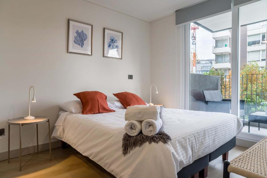Chic Las Condes Apt Pool & Gym for 3 Guests - 5