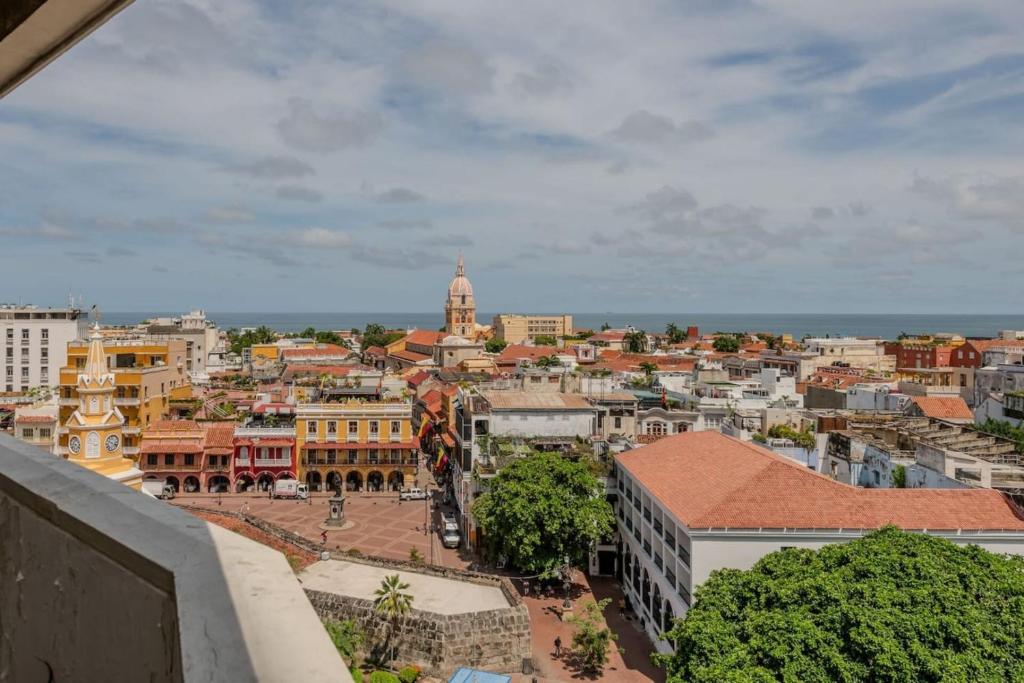 Spectacular City Views -Prime Location-Clock Tower - 2