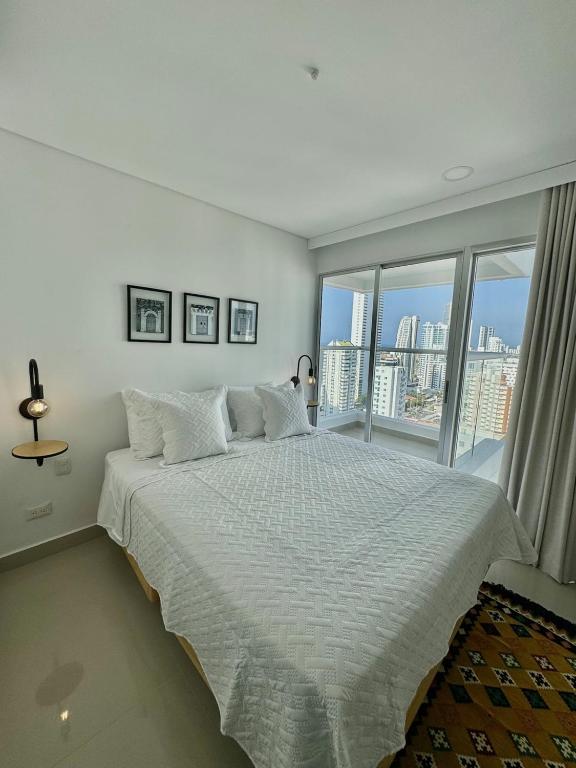 Luxury in Bocagrande -Beautiful Views-Rooftop Pool - 2