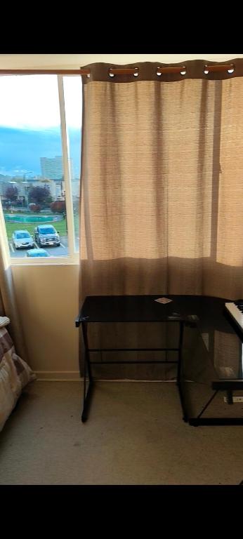 Central apartment with laundry facilities, private bathroom, and balcony - 5