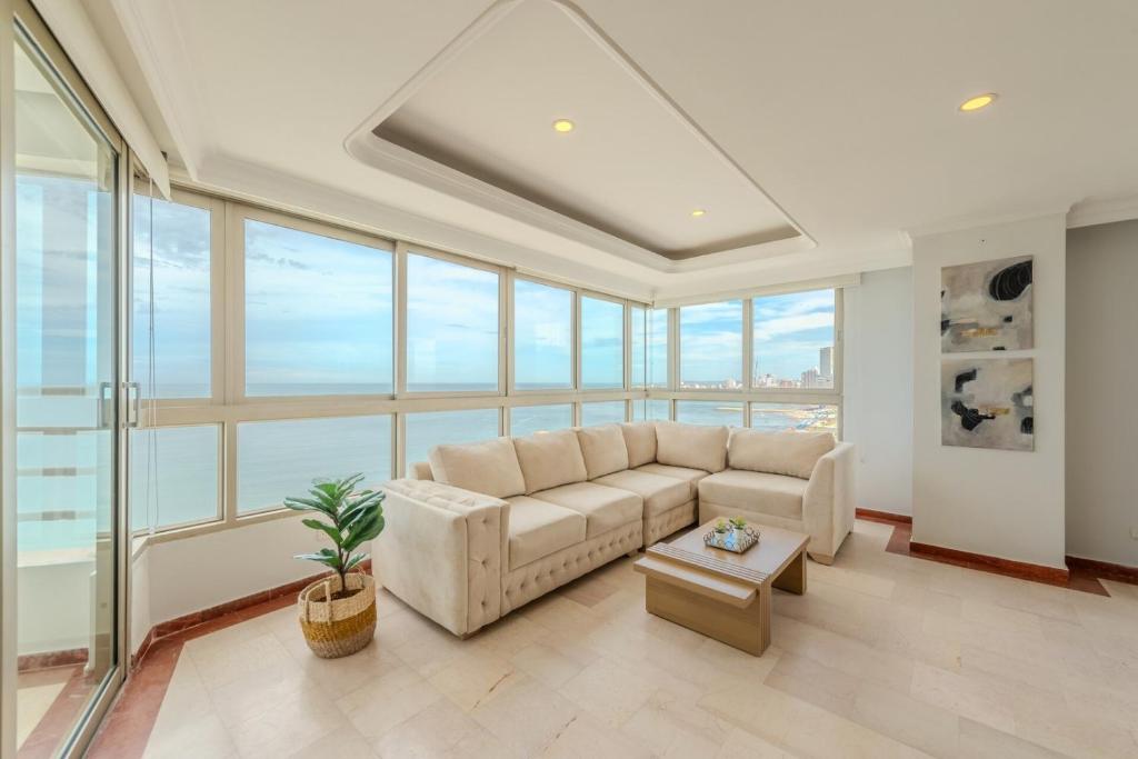 Spectacular 3BR Ocean View in Bocagrande - 1
